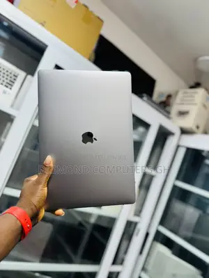 Laptop Apple MacBook Pro 2017 16GB Intel Core i7 SSD 256GB