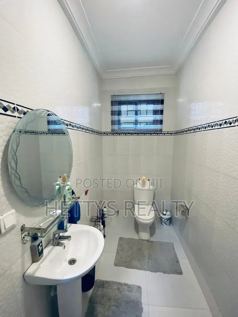 5bdrm House in North Legon for sale