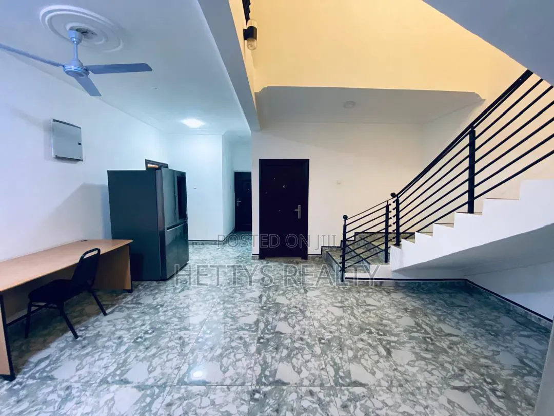 5bdrm House in North Legon for sale