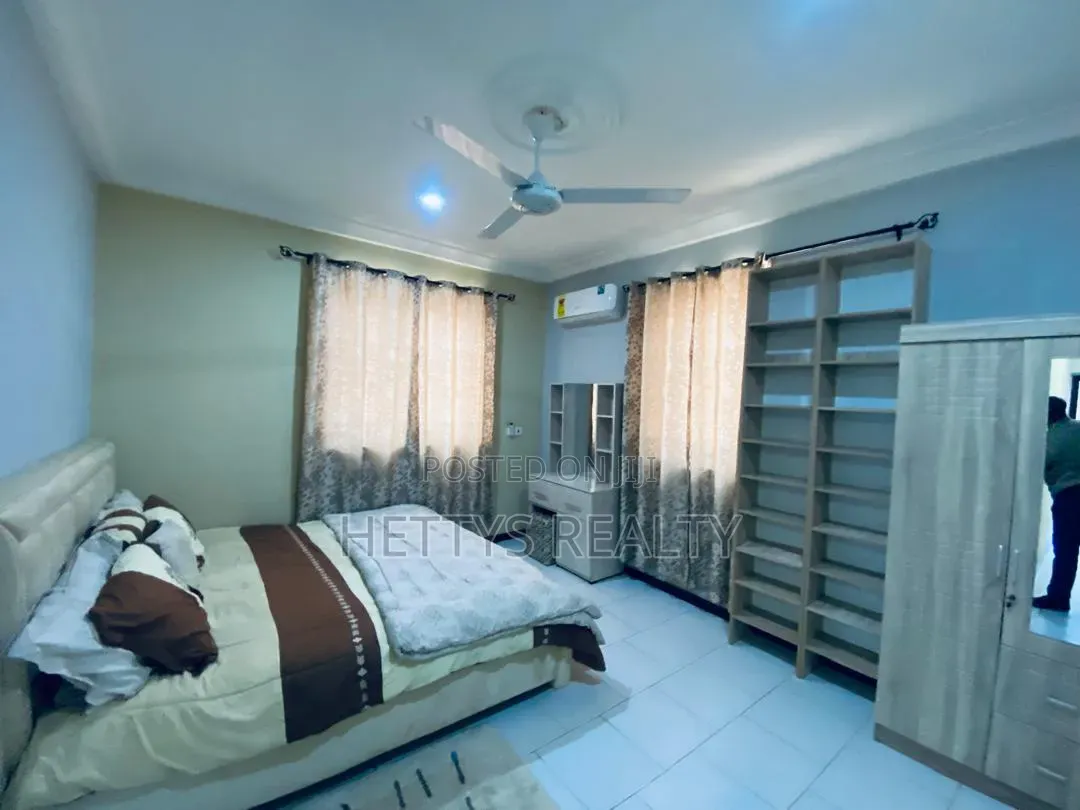 5bdrm House in North Legon for sale