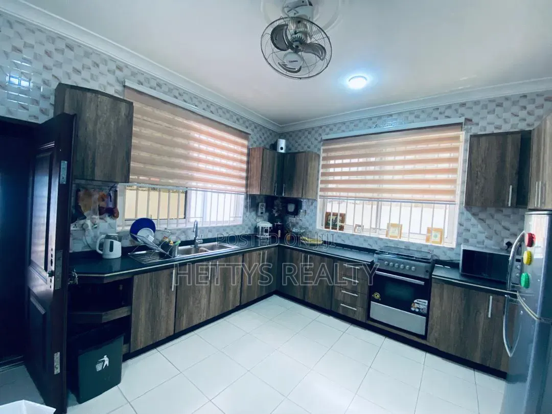 5bdrm House in North Legon for sale