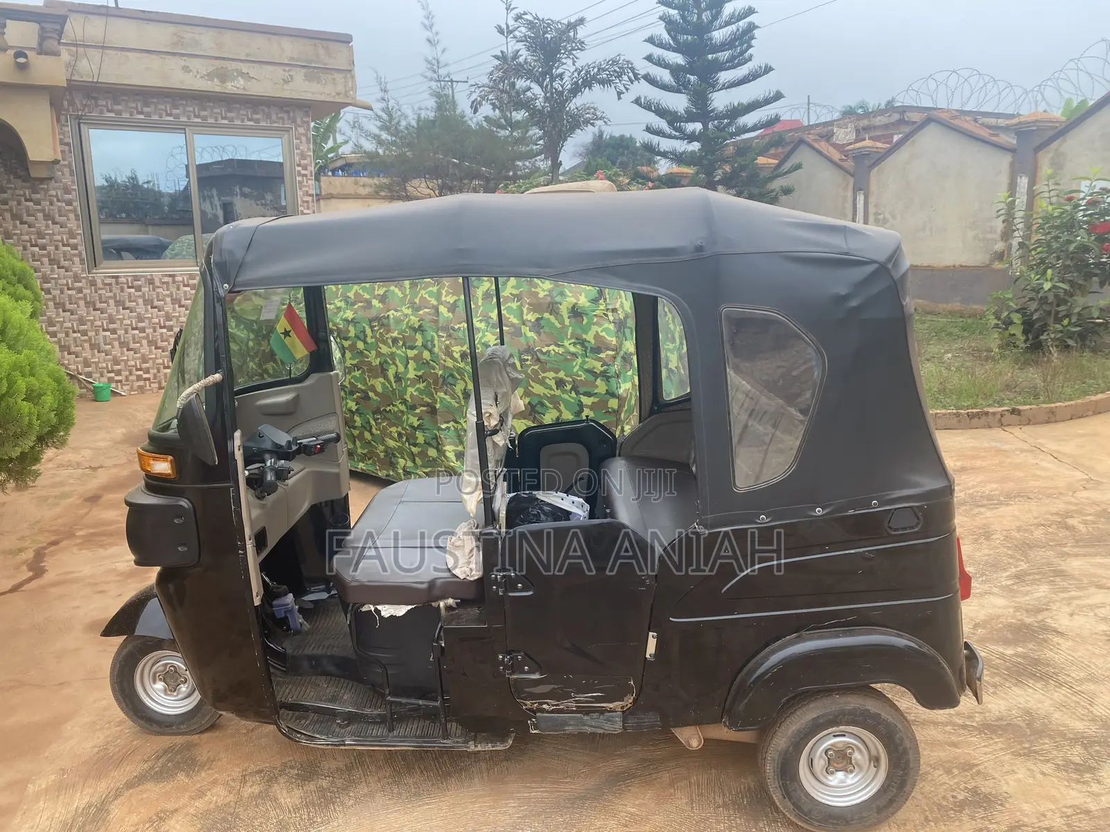 New Bajaj RE 2026 Black