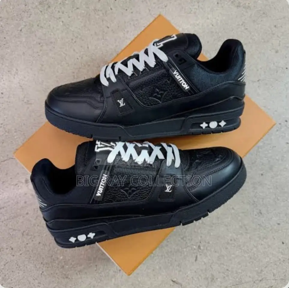 LV Trainer All Black