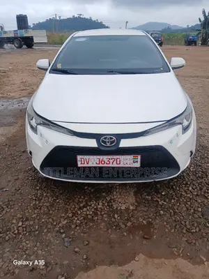 Toyota Corolla 2022 White
