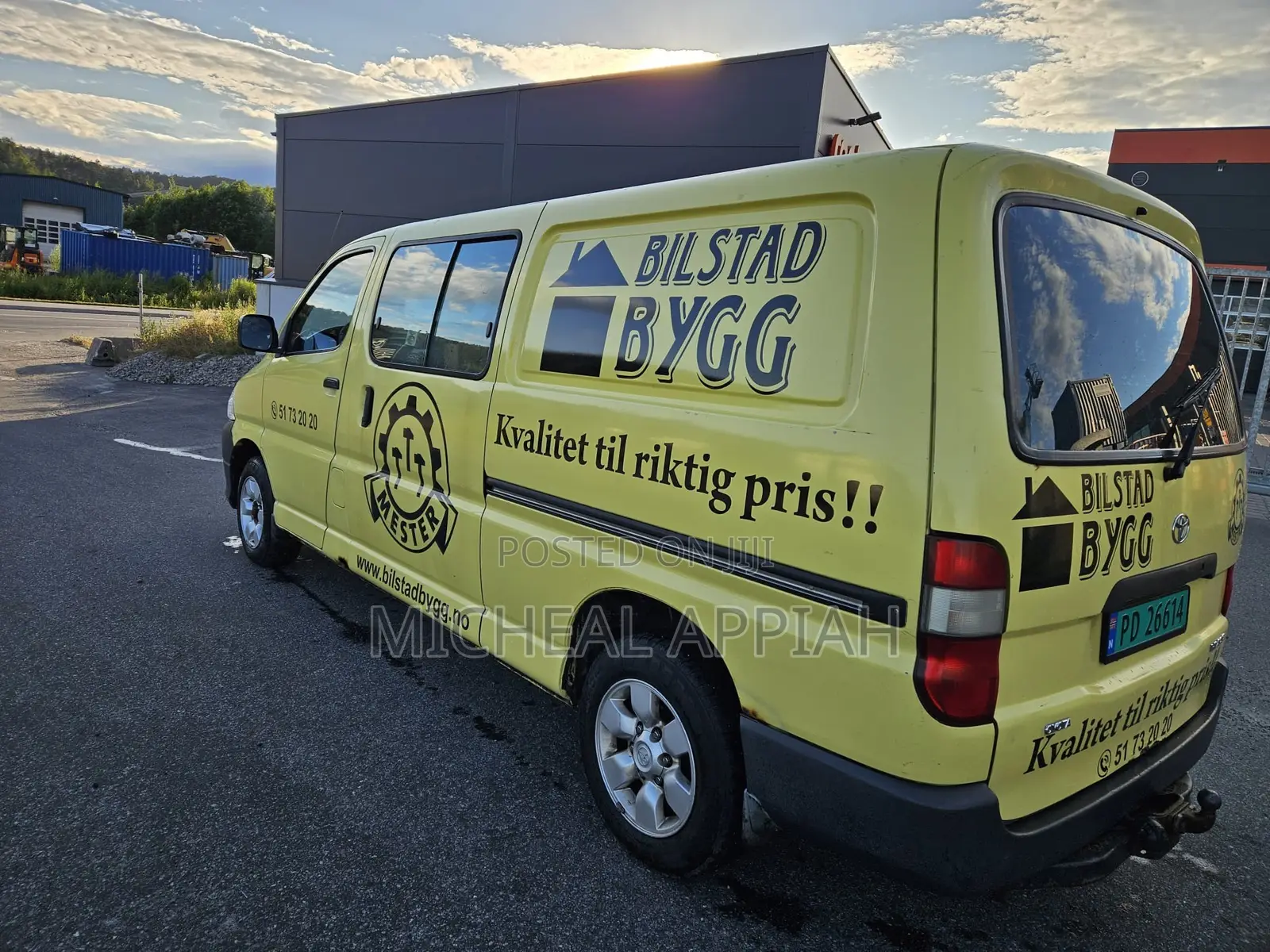 Toyota HiAce 2008 Yellow