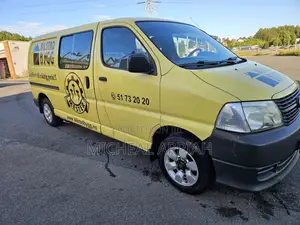 Toyota HiAce 2008 Yellow