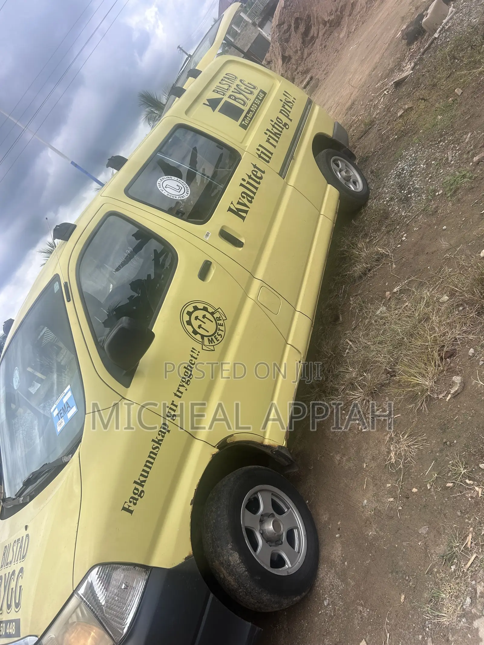 Toyota HiAce 2008 Yellow
