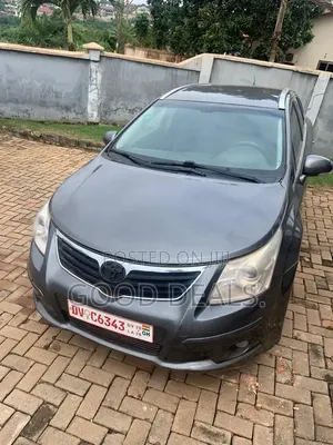 Toyota Avensis 2014 Silver
