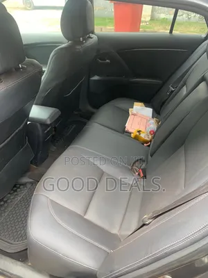 Toyota Avensis 2014 Silver