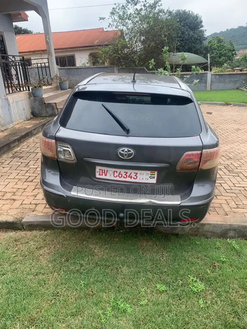 Toyota Avensis 2014 Silver