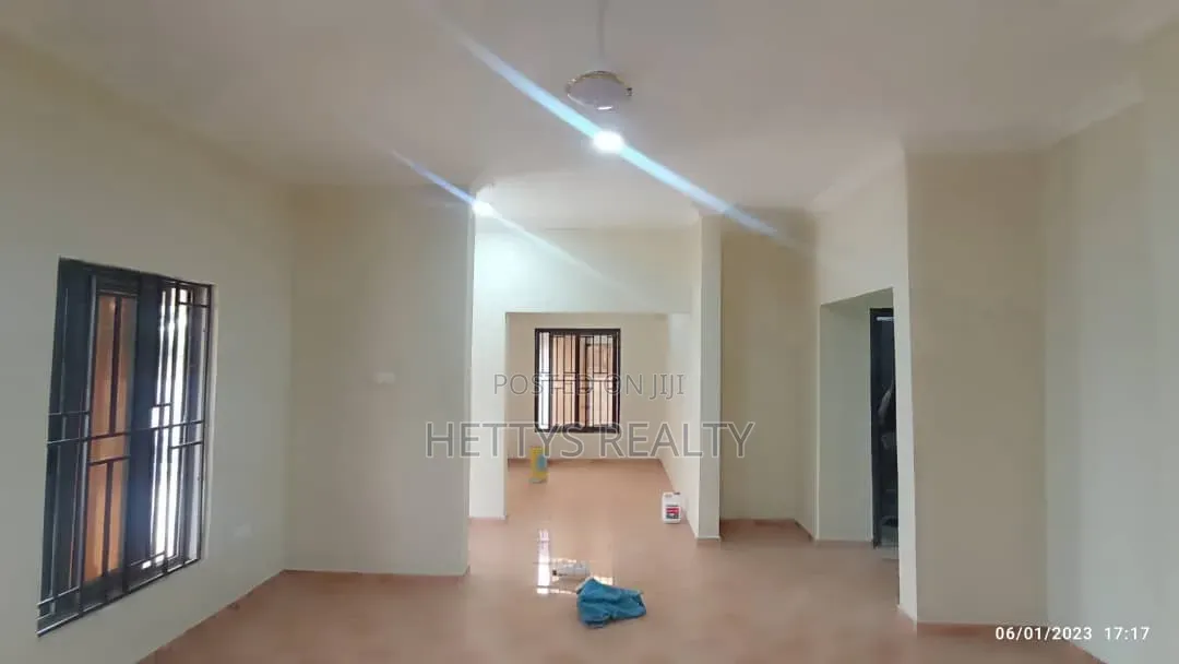 2bdrm House in School Park Area for sale