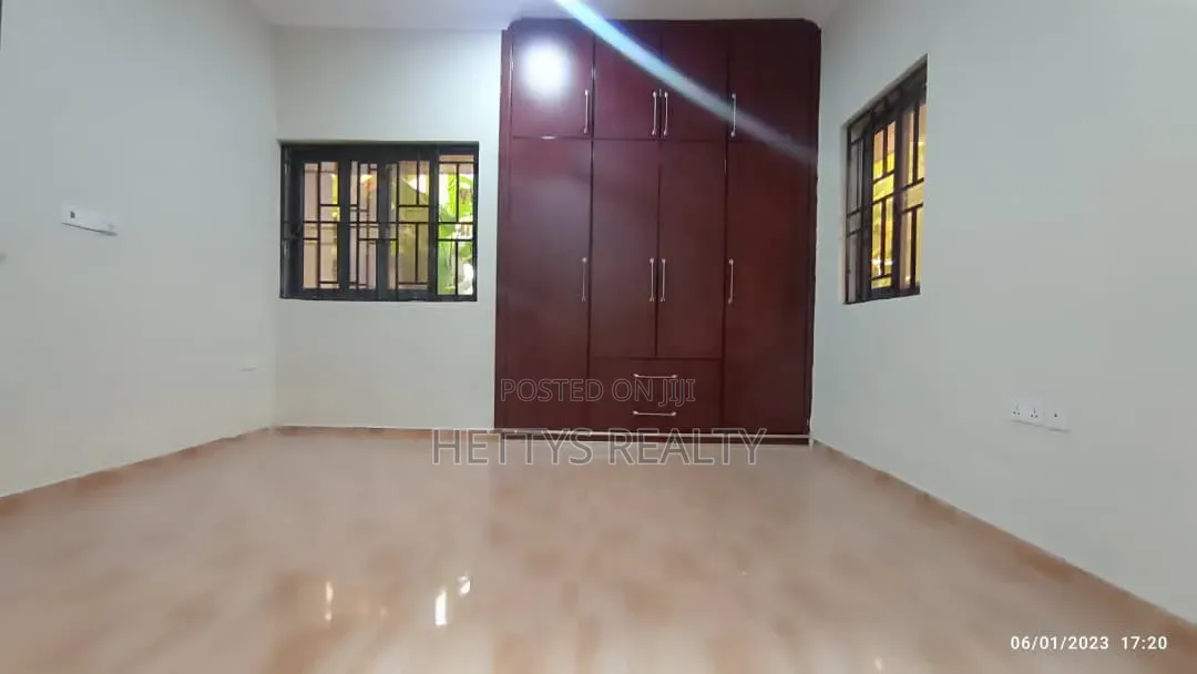 2bdrm House in School Park Area for sale