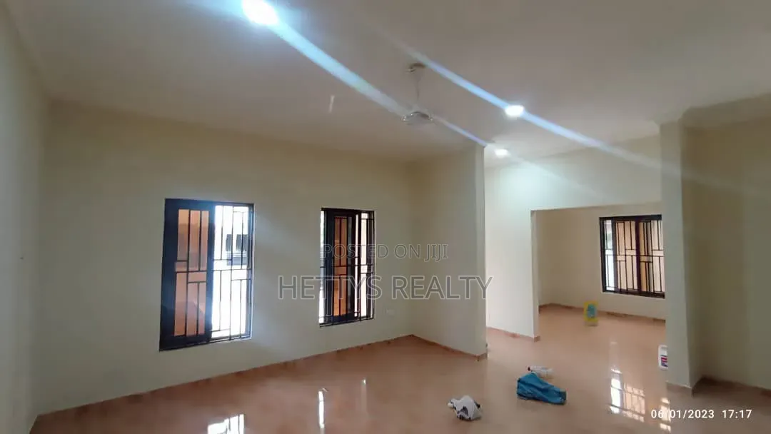 2bdrm House in School Park Area for sale