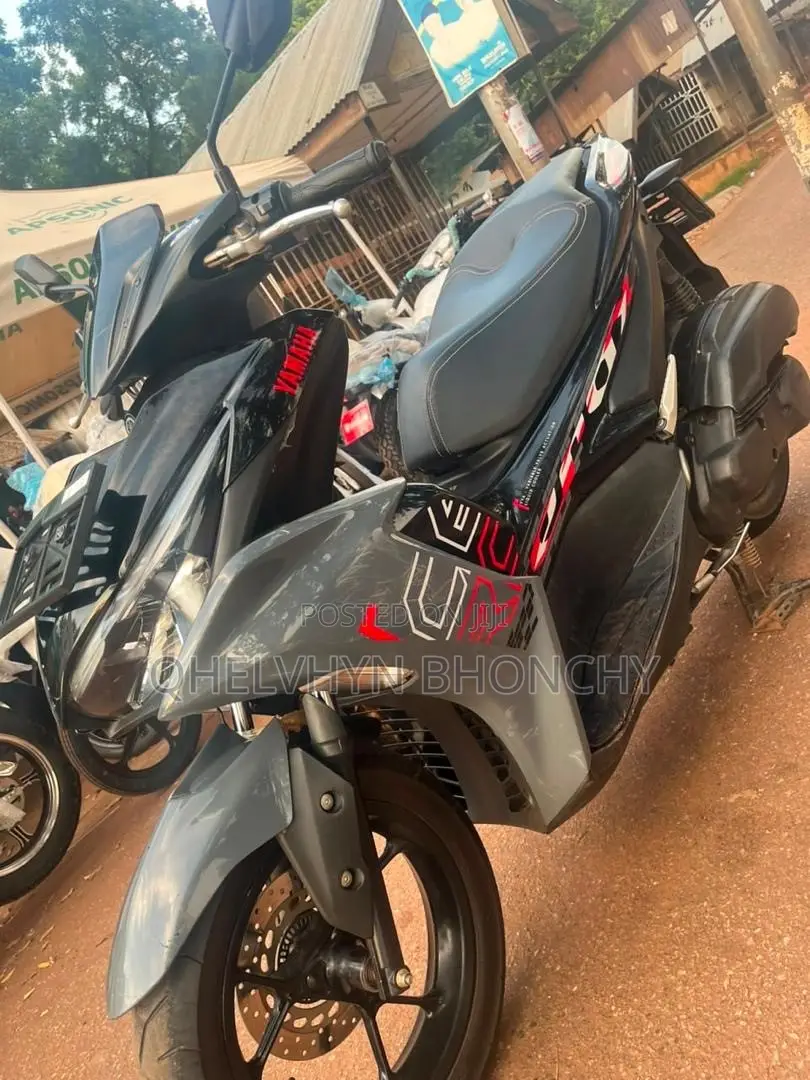 Yamaha Aerox 2022 Gray