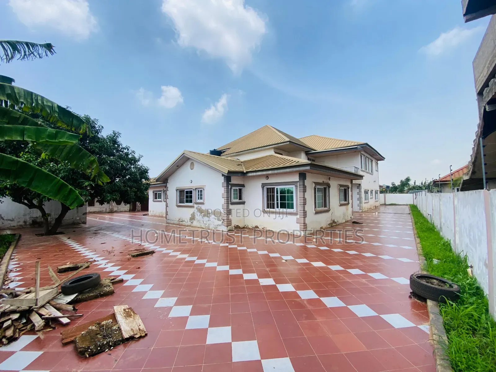 10bdrm Duplex in Tema Community 25 for rent