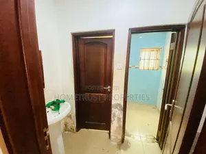 10bdrm Duplex in Tema Community 25 for rent