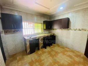 10bdrm Duplex in Tema Community 25 for rent