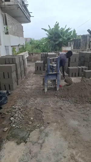 Mason and Blocks Moulding