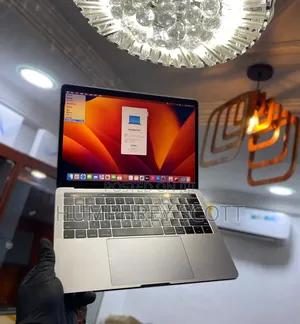 New Laptop Apple MacBook 2019 8GB Intel Core i5 SSD 256GB