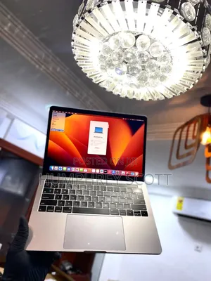 New Laptop Apple MacBook 2019 8GB Intel Core i5 SSD 256GB