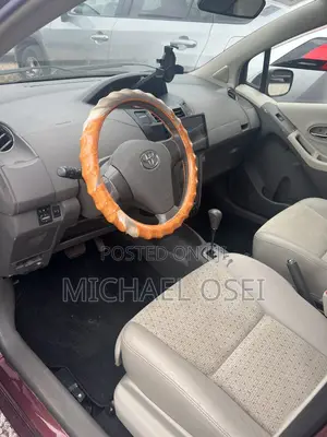 Toyota Vitz 1.5 FWD 5dr 2010 Burgundy