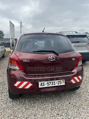 Toyota Vitz 1.5 FWD 5dr 2010 Burgundy