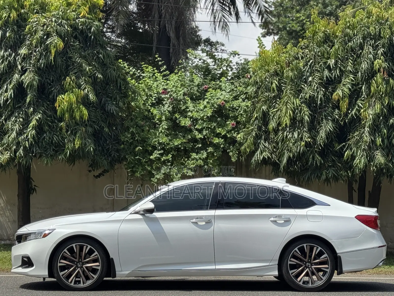 Honda Accord Touring 2.0T 2022 White