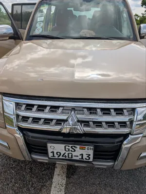 Mitsubishi Pajero IO 2013 Gold