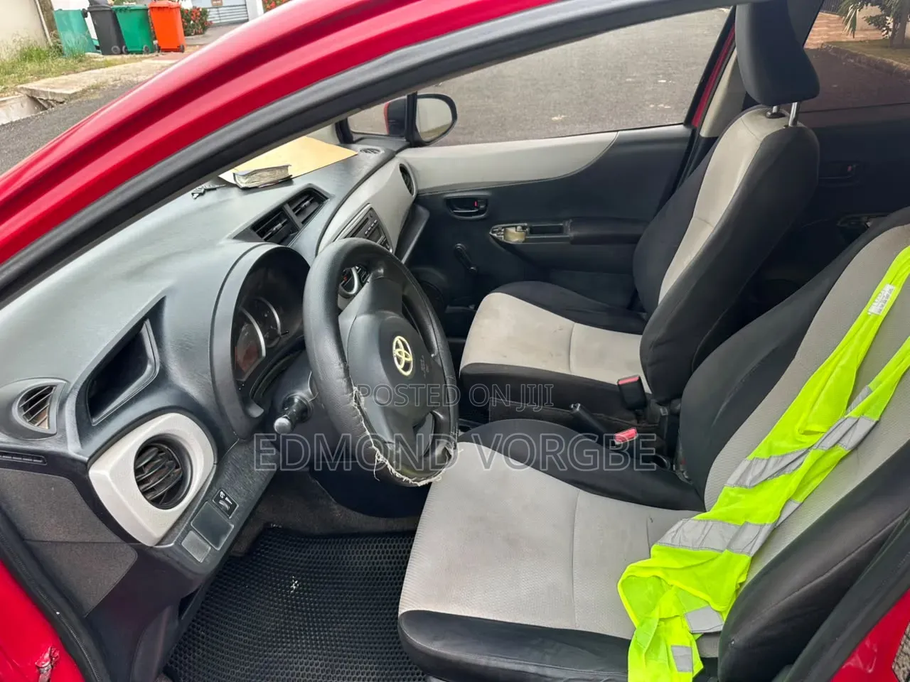Toyota Yaris 2012 Red