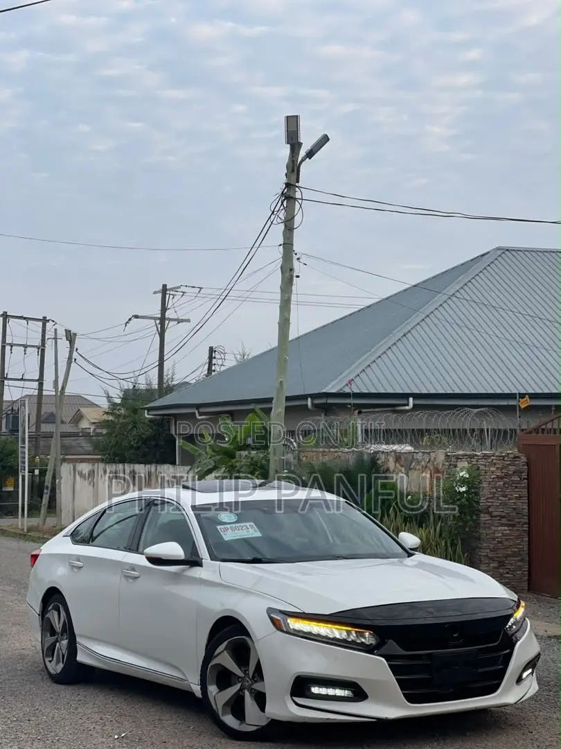 Honda Accord Sport (2.0L 4cyl Turbo 10A) 2019 White
