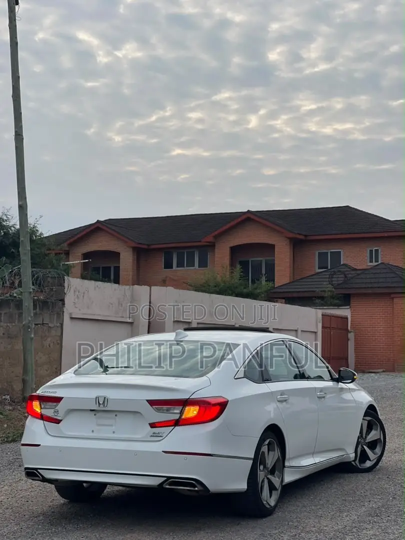 Honda Accord Sport (2.0L 4cyl Turbo 10A) 2019 White