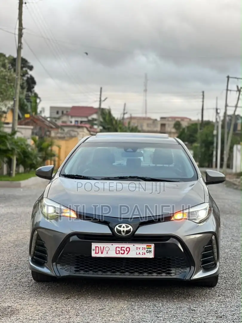 Toyota Corolla XLE 4dr Sedan (1.8L 4cyl CVT) 2017 Brown