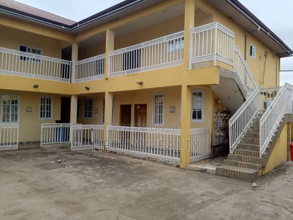 12bdrm House in CP for sale