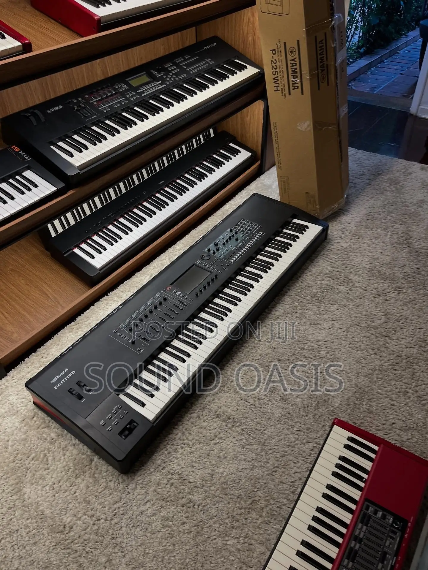 Roland FANTOM 8 EX Synthesizer Workstation