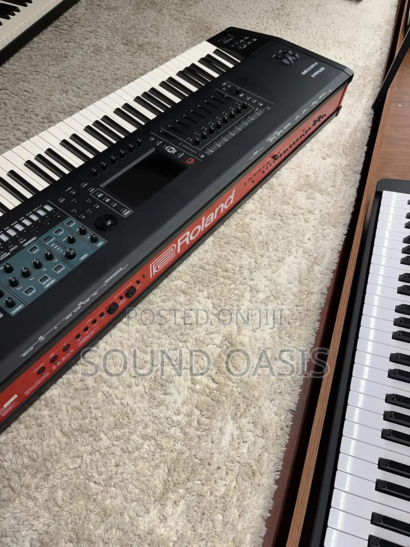 Roland FANTOM 8 EX Synthesizer Workstation