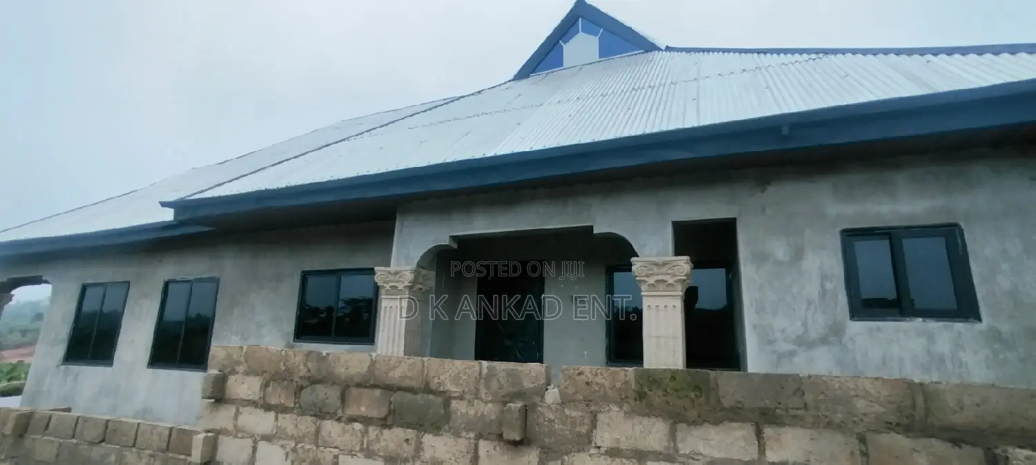 4bdrm House in Atwima Kwanwoma for sale