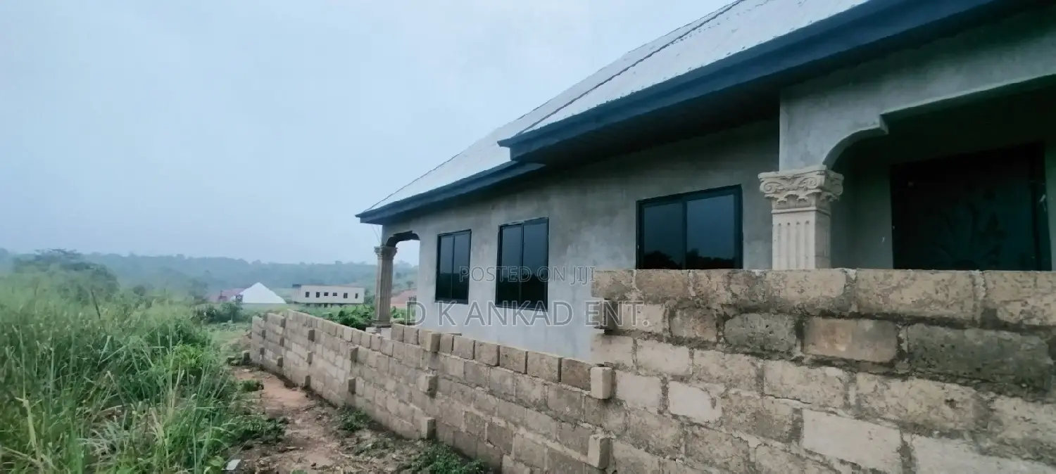 4bdrm House in Atwima Kwanwoma for sale