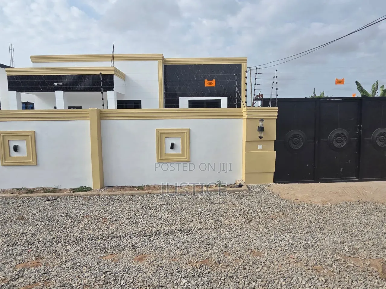 3bdrm House in Kasoa, Adade for sale