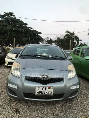 Toyota Vitz 1.3 AWD 5dr 2010 Gray