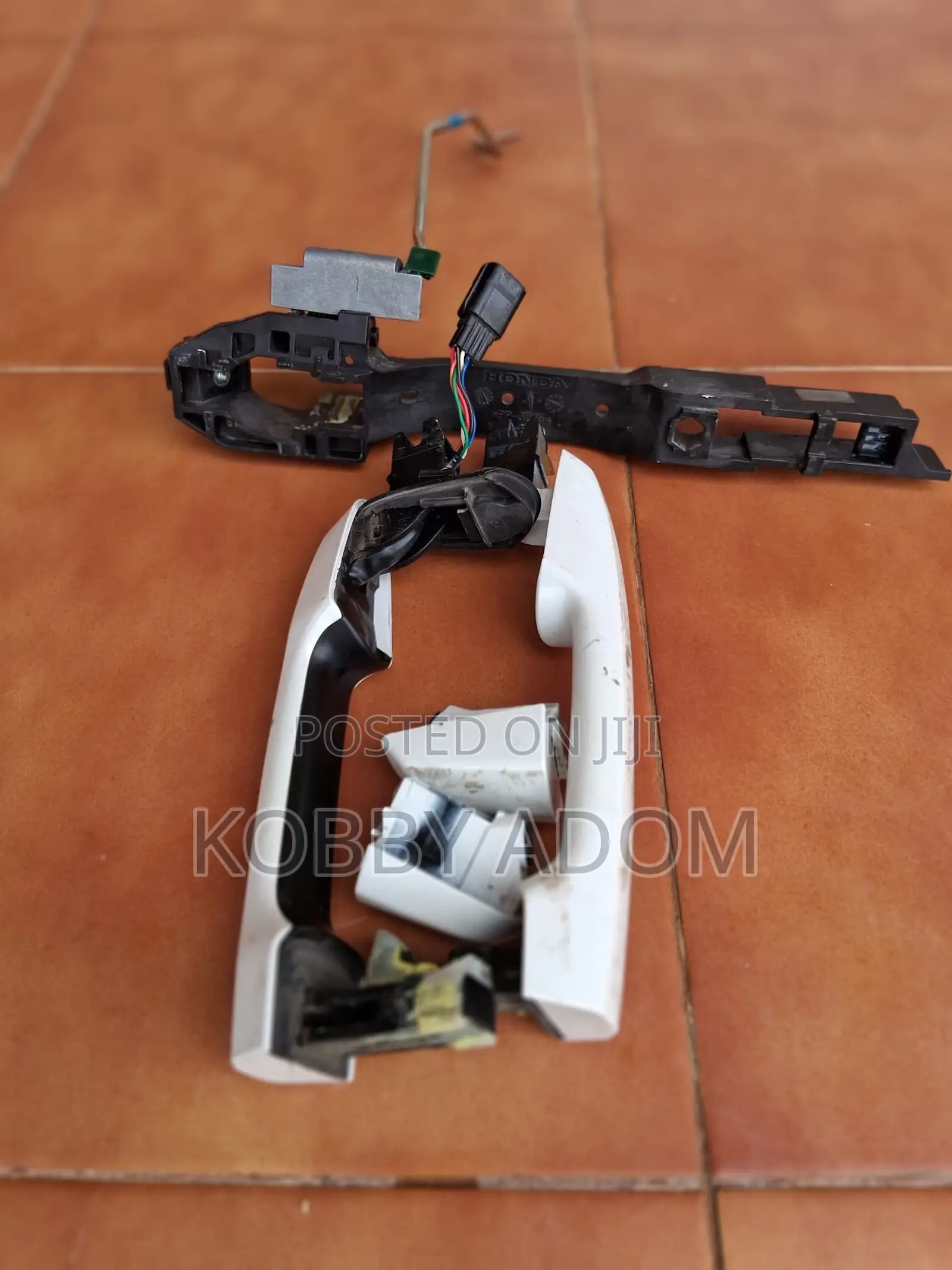 Honda CRV Door Handle With Sensor and Seat