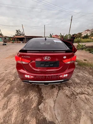 Hyundai Elantra 2013 Red