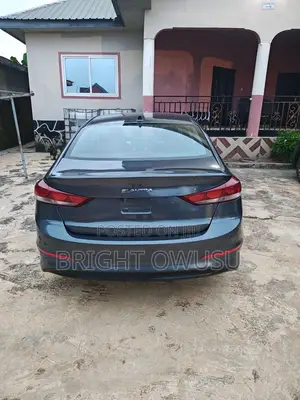 Hyundai Elantra SEL 2018 Gray