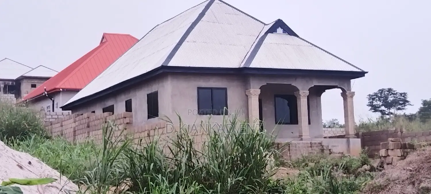 4bdrm House in Atwima Kwanwoma for sale