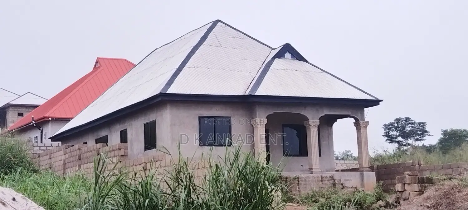 4bdrm House in Atwima Kwanwoma for sale