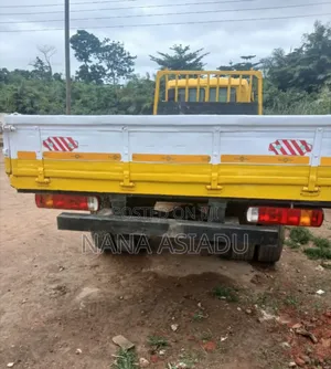 Kia Rhino 2010 Yellow