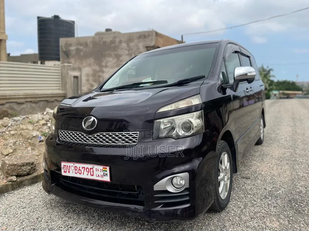 Toyota Voxy 2013 Black