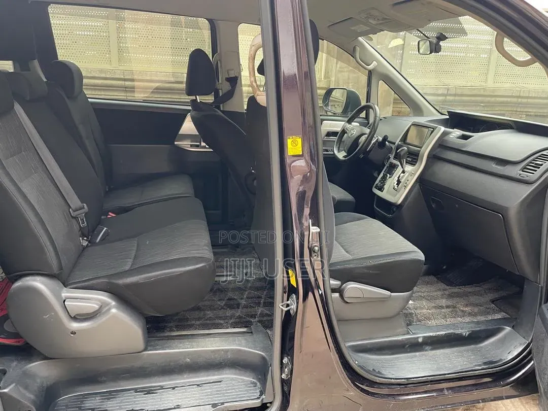 Toyota Voxy 2013 Black