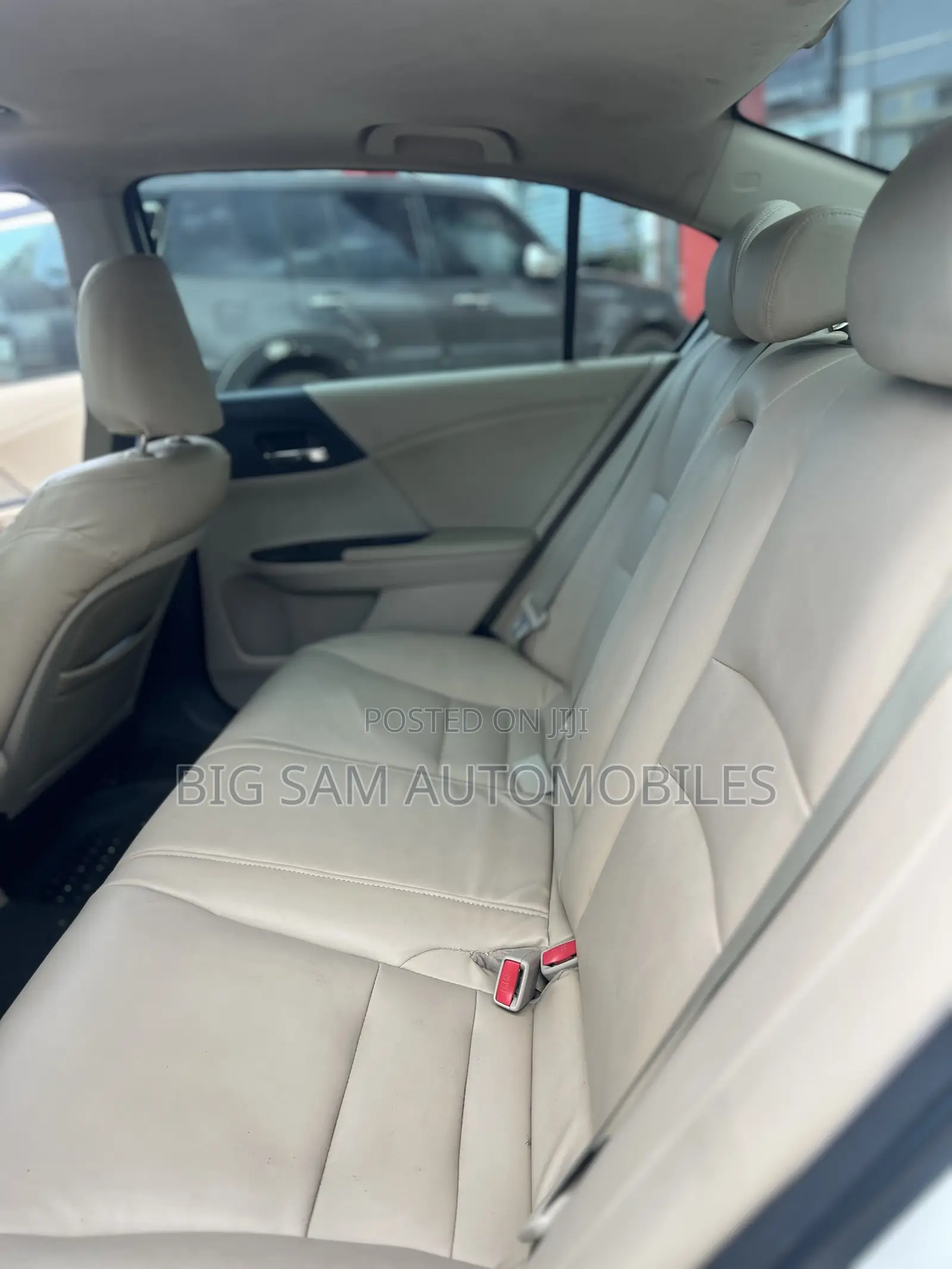 Honda Accord Touring V-6 4dr Sedan (3.5L 6cyl 6A) 2015 White