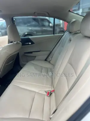 Honda Accord Touring V-6 4dr Sedan (3.5L 6cyl 6A) 2015 White