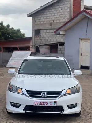 Honda Accord Touring V-6 4dr Sedan (3.5L 6cyl 6A) 2015 White